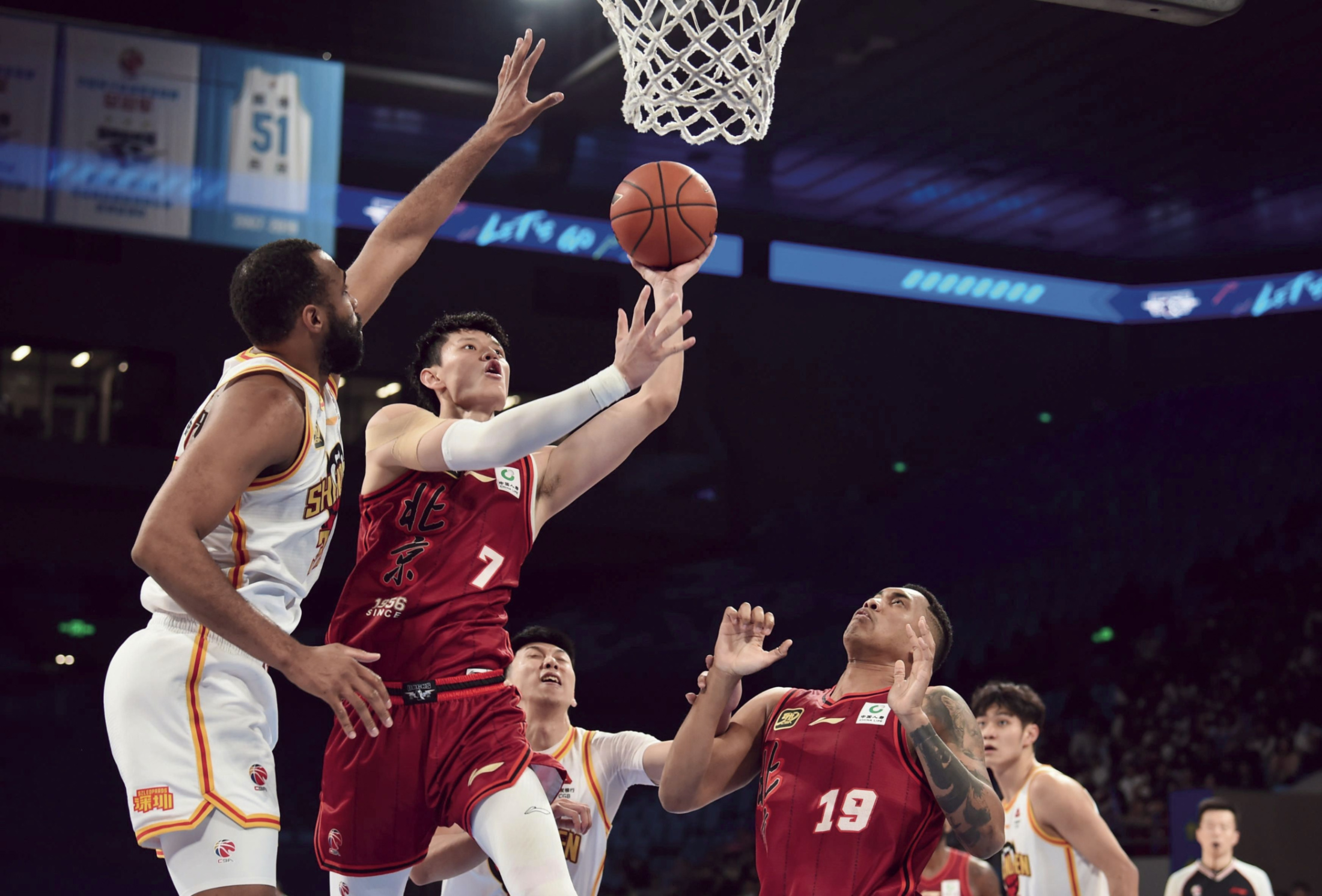 开云网站-今晚突围战来临，芝加哥公牛围绕CBA季后赛刷新队史纪录，震撼外界，训练强度明显提升的简单介绍